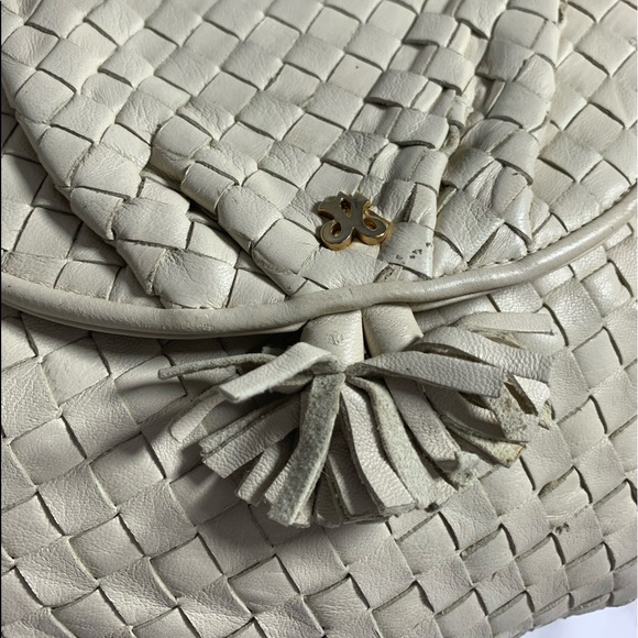 Vintage JAY HERBERT white ivory leather woven shoulder bag with flap tassel - Picture 6 of 12